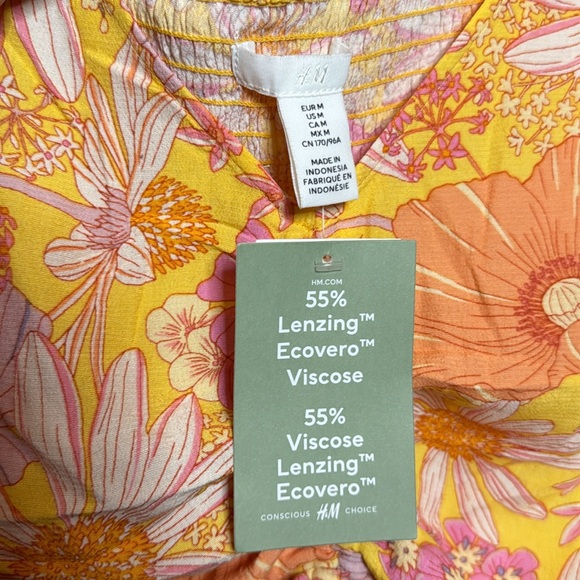 V-neck Drawstring Floral Blouse by H&M - Picture 4 of 4